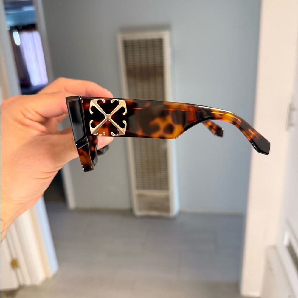 Off-White Black Accessory Set